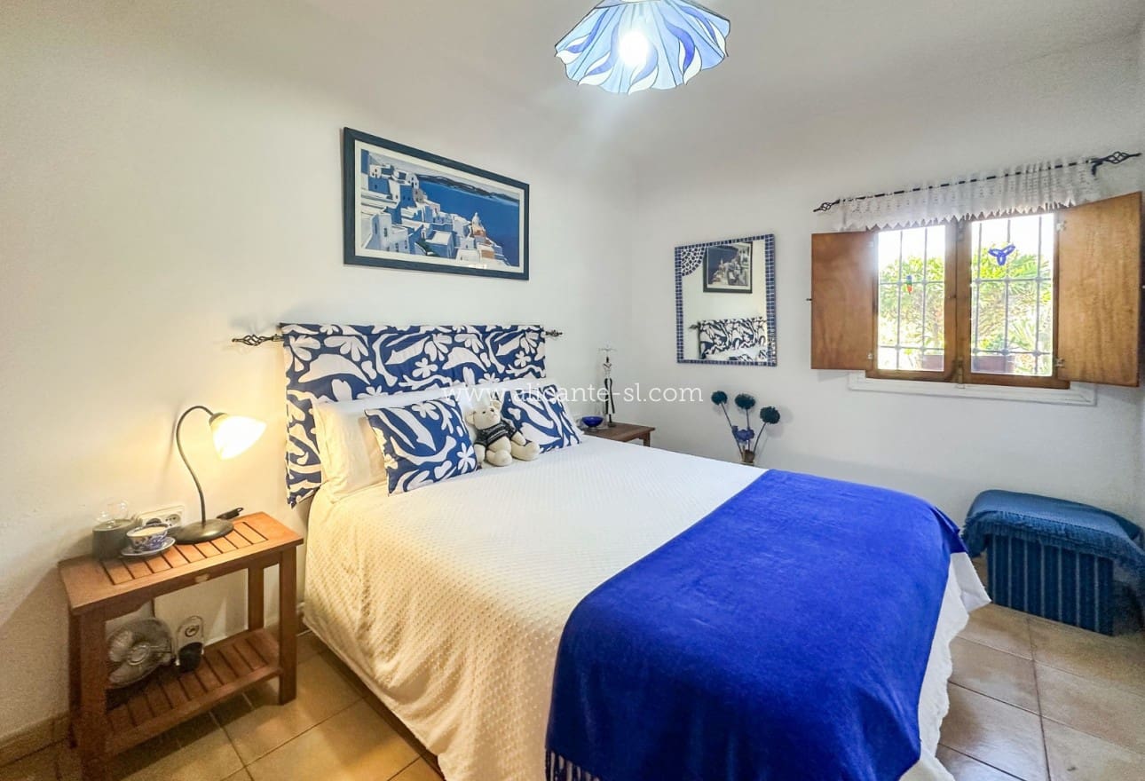 3 makuuhuone Maalaistalo myytävänä paikassa Hondon de las Nieves mukana uima-altaan 
autotalli - 269 950 € (Ref: 9553160)