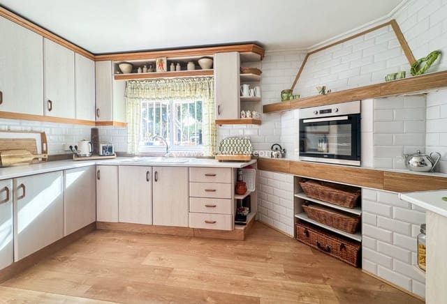 3 makuuhuone Maalaistalo myytävänä paikassa Hondón de las Nieves mukana uima-altaan 
autotalli - 269 950 € (Ref: 9553160)