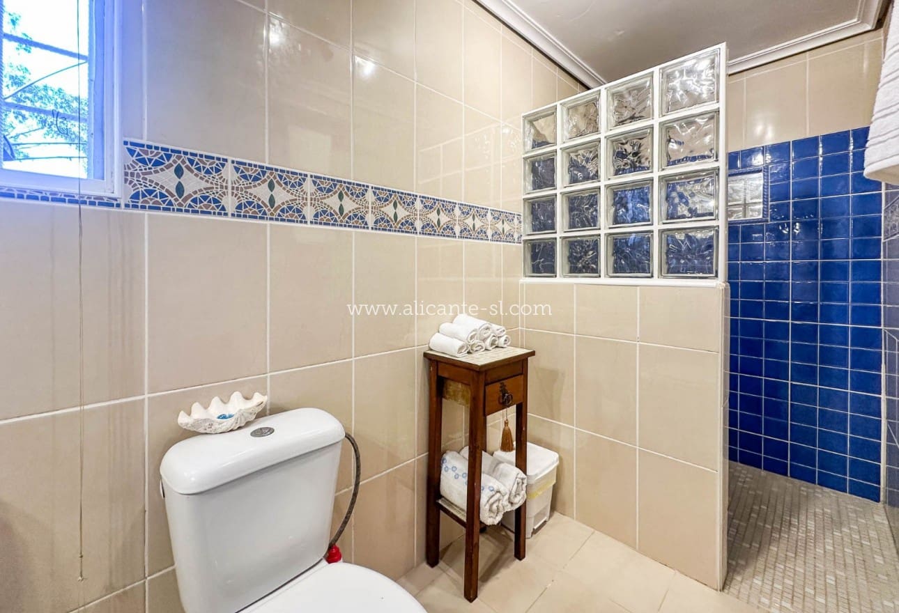 3 makuuhuone Maalaistalo myytävänä paikassa Hondon de las Nieves mukana uima-altaan 
autotalli - 269 950 € (Ref: 9553160)