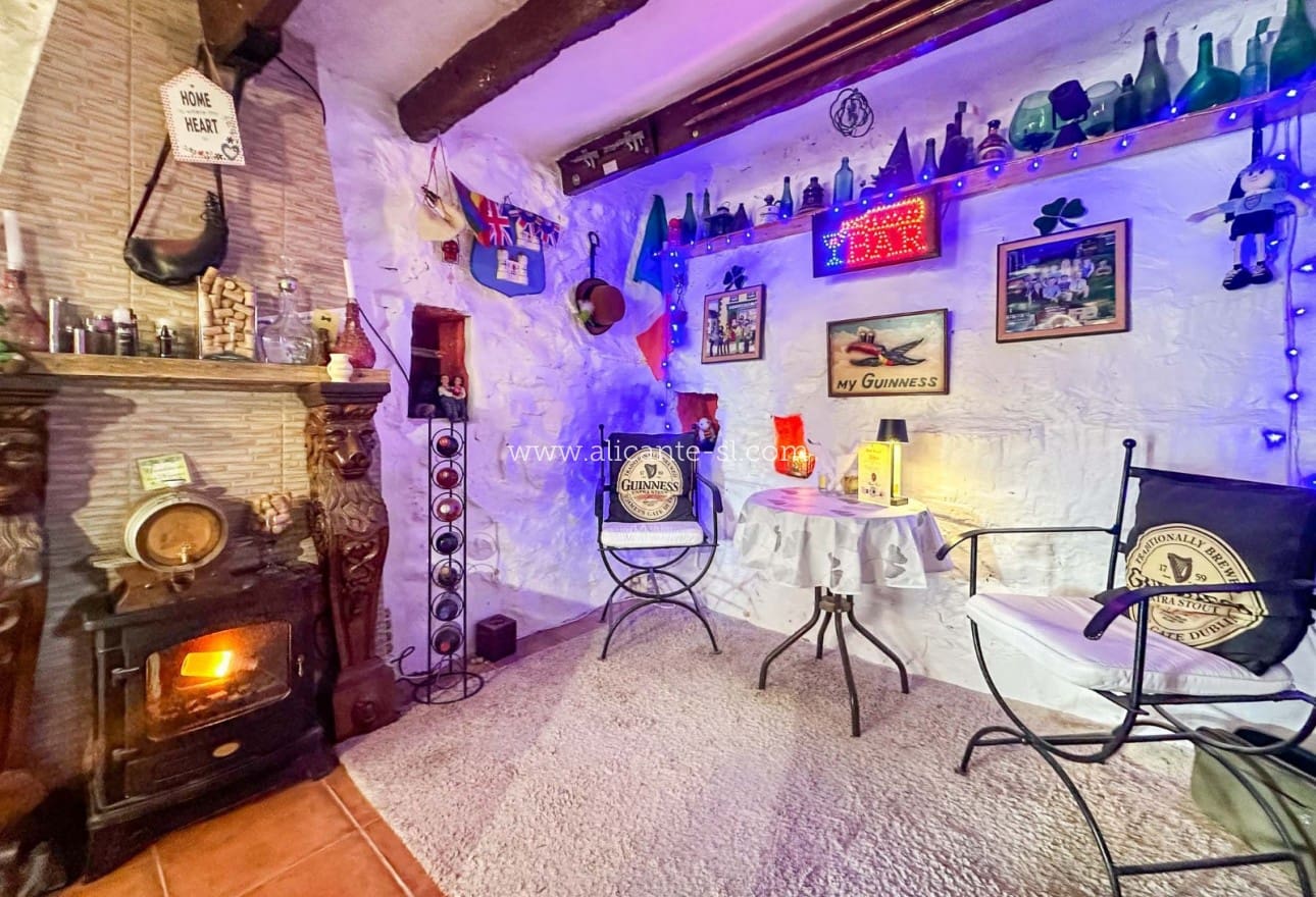 3 makuuhuone Maalaistalo myytävänä paikassa Hondon de las Nieves mukana uima-altaan 
autotalli - 269 950 € (Ref: 9553160)