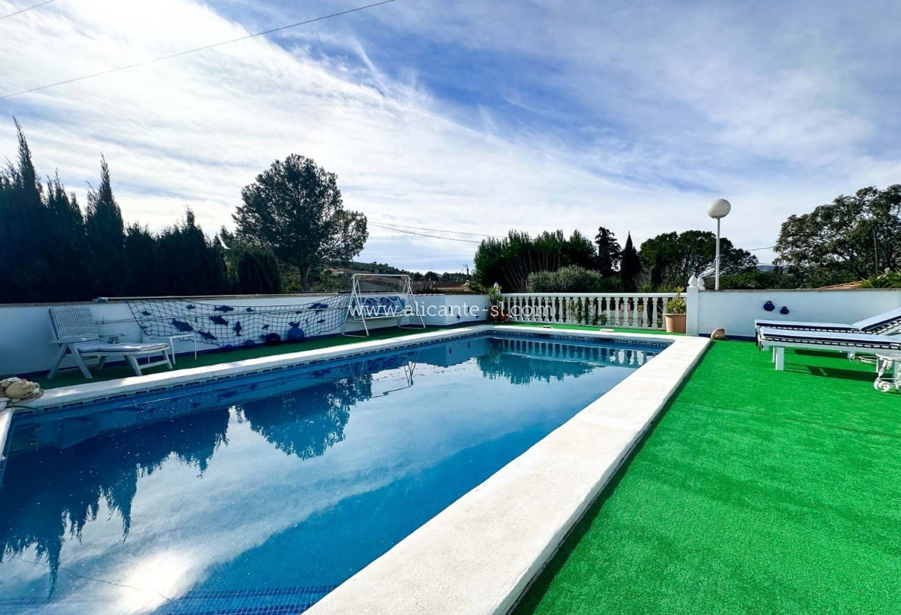 3 makuuhuone Maalaistalo myytävänä paikassa Hondon de las Nieves mukana uima-altaan 
autotalli - 269 950 € (Ref: 9553160)