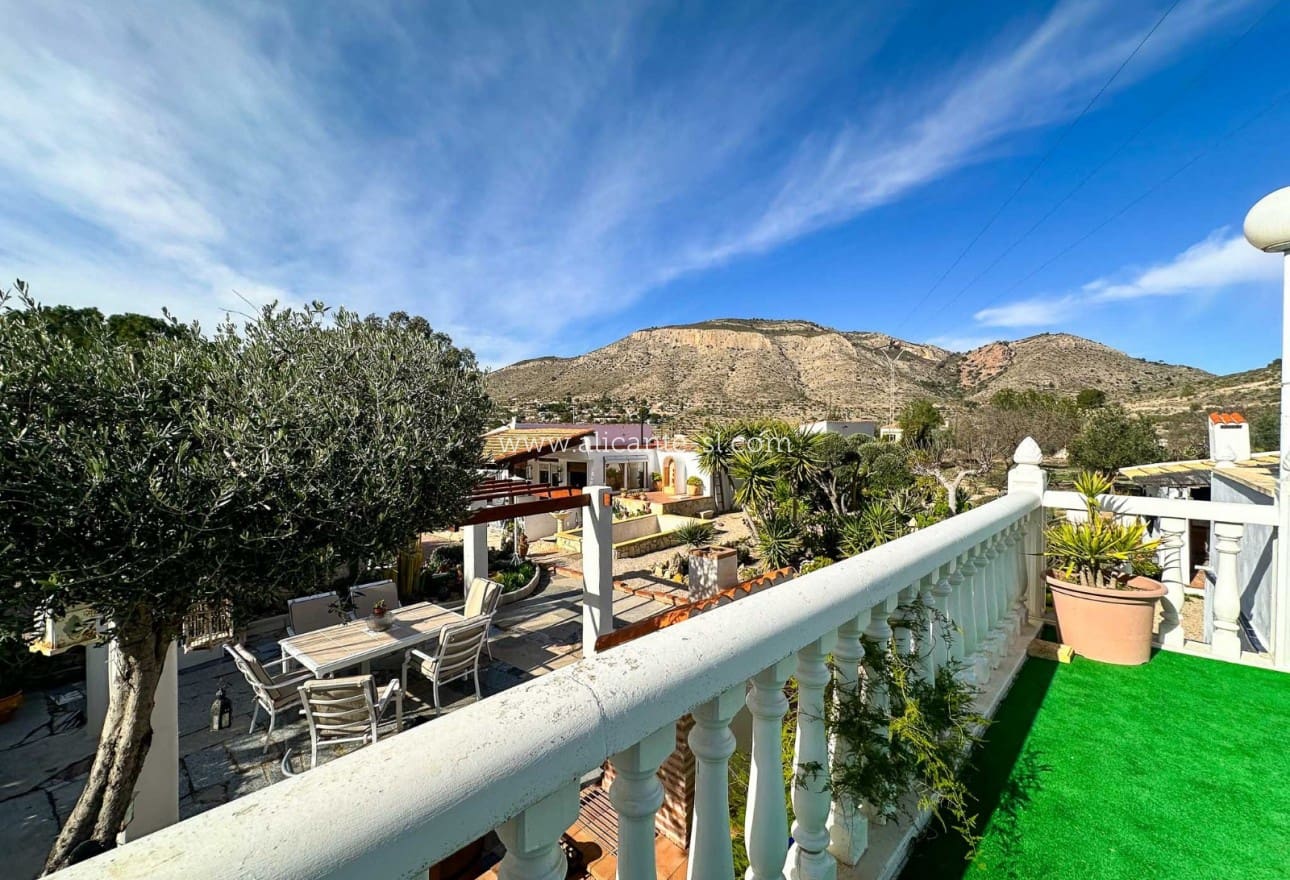 3 makuuhuone Maalaistalo myytävänä paikassa Hondon de las Nieves mukana uima-altaan 
autotalli - 269 950 € (Ref: 9553160)