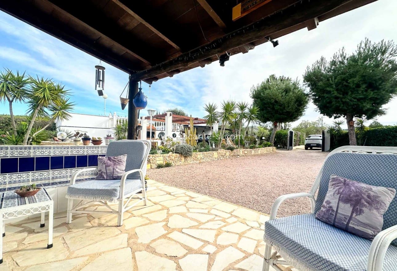 3 makuuhuone Maalaistalo myytävänä paikassa Hondon de las Nieves mukana uima-altaan 
autotalli - 269 950 € (Ref: 9553160)