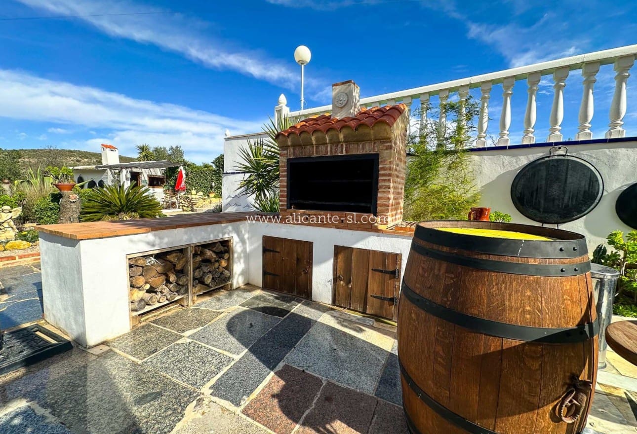 3 makuuhuone Maalaistalo myytävänä paikassa Hondon de las Nieves mukana uima-altaan 
autotalli - 269 950 € (Ref: 9553160)