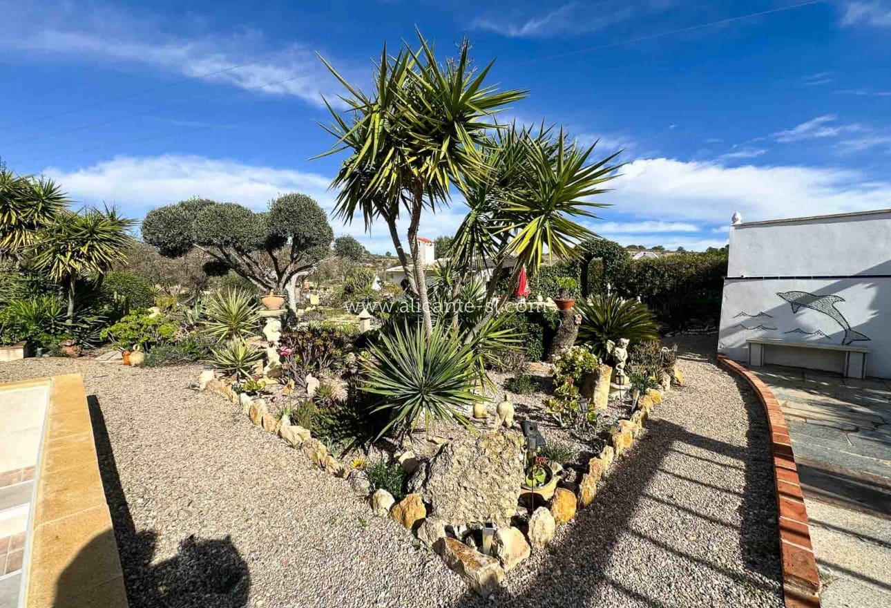 3 makuuhuone Maalaistalo myytävänä paikassa Hondon de las Nieves mukana uima-altaan 
autotalli - 269 950 € (Ref: 9553160)