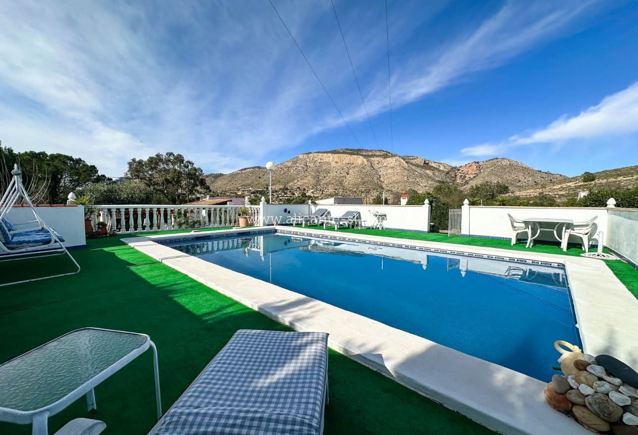 3 makuuhuone Maalaistalo myytävänä paikassa Hondon de las Nieves mukana uima-altaan 
autotalli - 269 950 € (Ref: 9553160)