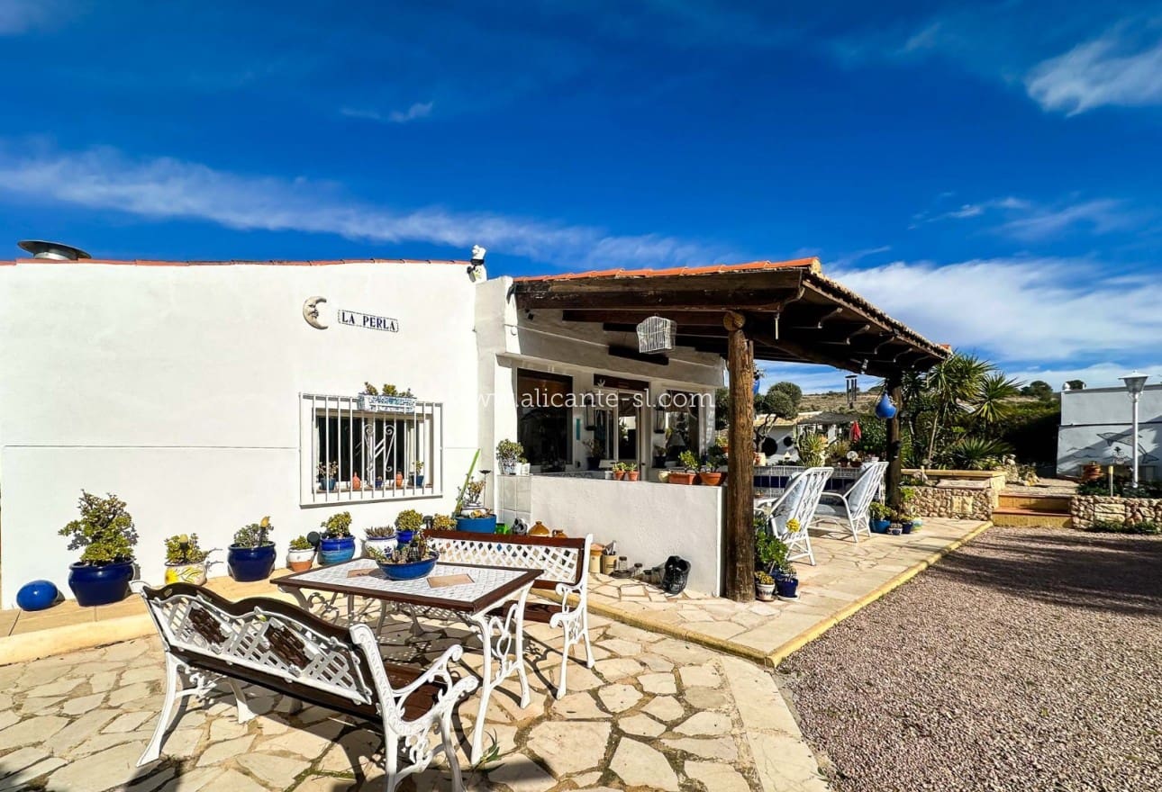 3 makuuhuone Maalaistalo myytävänä paikassa Hondon de las Nieves mukana uima-altaan 
autotalli - 269 950 € (Ref: 9553160)