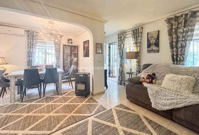 5 Zimmer Villa zu verkaufen in Monforte del Cid mit Pool - 384.950 € (Ref: 9567856)