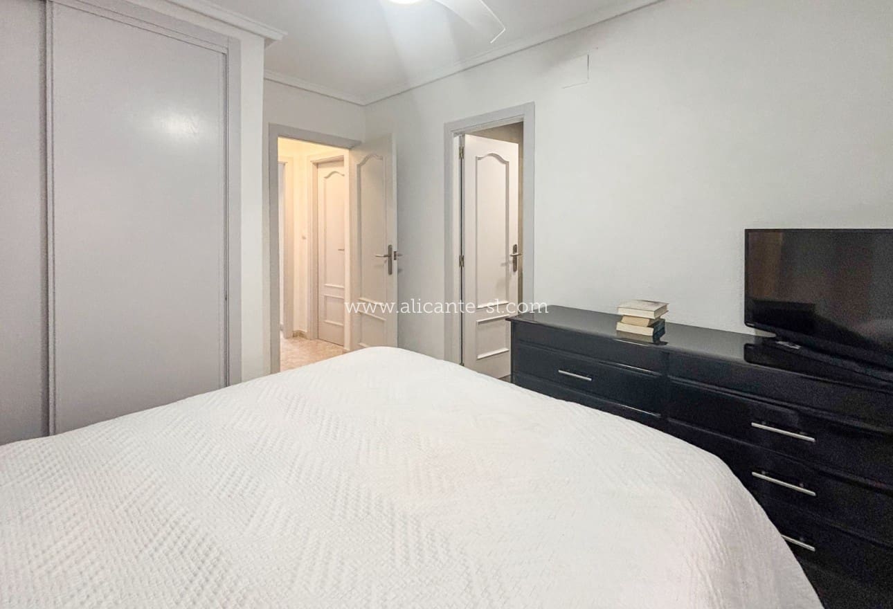 5 Zimmer Villa zu verkaufen in Monforte del Cid mit Pool - 384.950 € (Ref: 9567856)