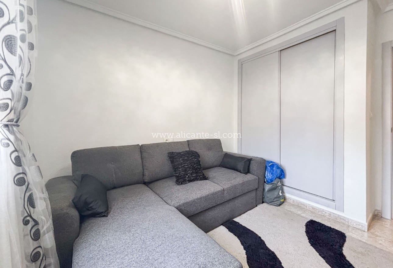 5 Zimmer Villa zu verkaufen in Monforte del Cid mit Pool - 384.950 € (Ref: 9567856)