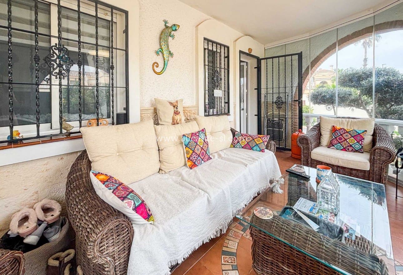 5 Zimmer Villa zu verkaufen in Monforte del Cid mit Pool - 384.950 € (Ref: 9567856)