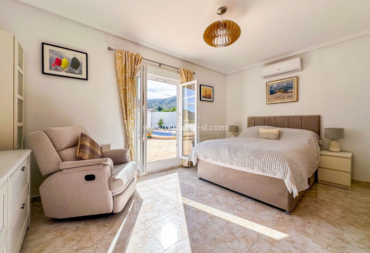 4 soveværelse Villa til salg i Hondon de los Frailes med swimmingpool - € 425.000 (Ref: 9612037)