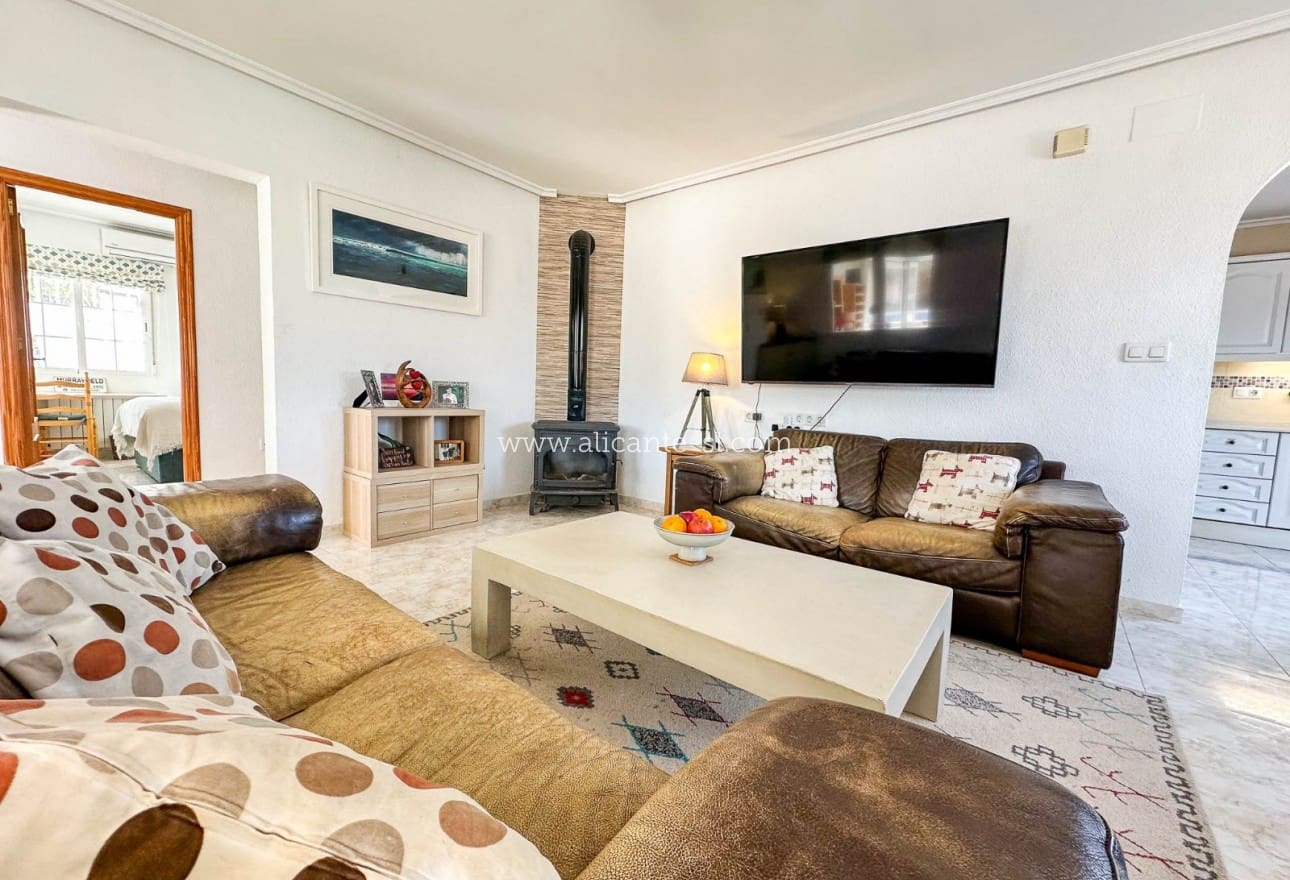 4 soveværelse Villa til salg i Hondon de los Frailes med swimmingpool - € 425.000 (Ref: 9612037)