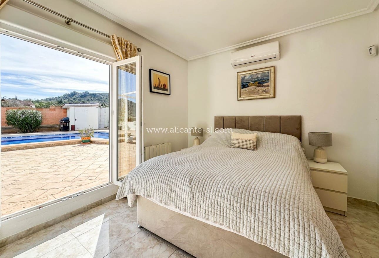 4 soveværelse Villa til salg i Hondon de los Frailes med swimmingpool - € 425.000 (Ref: 9612037)