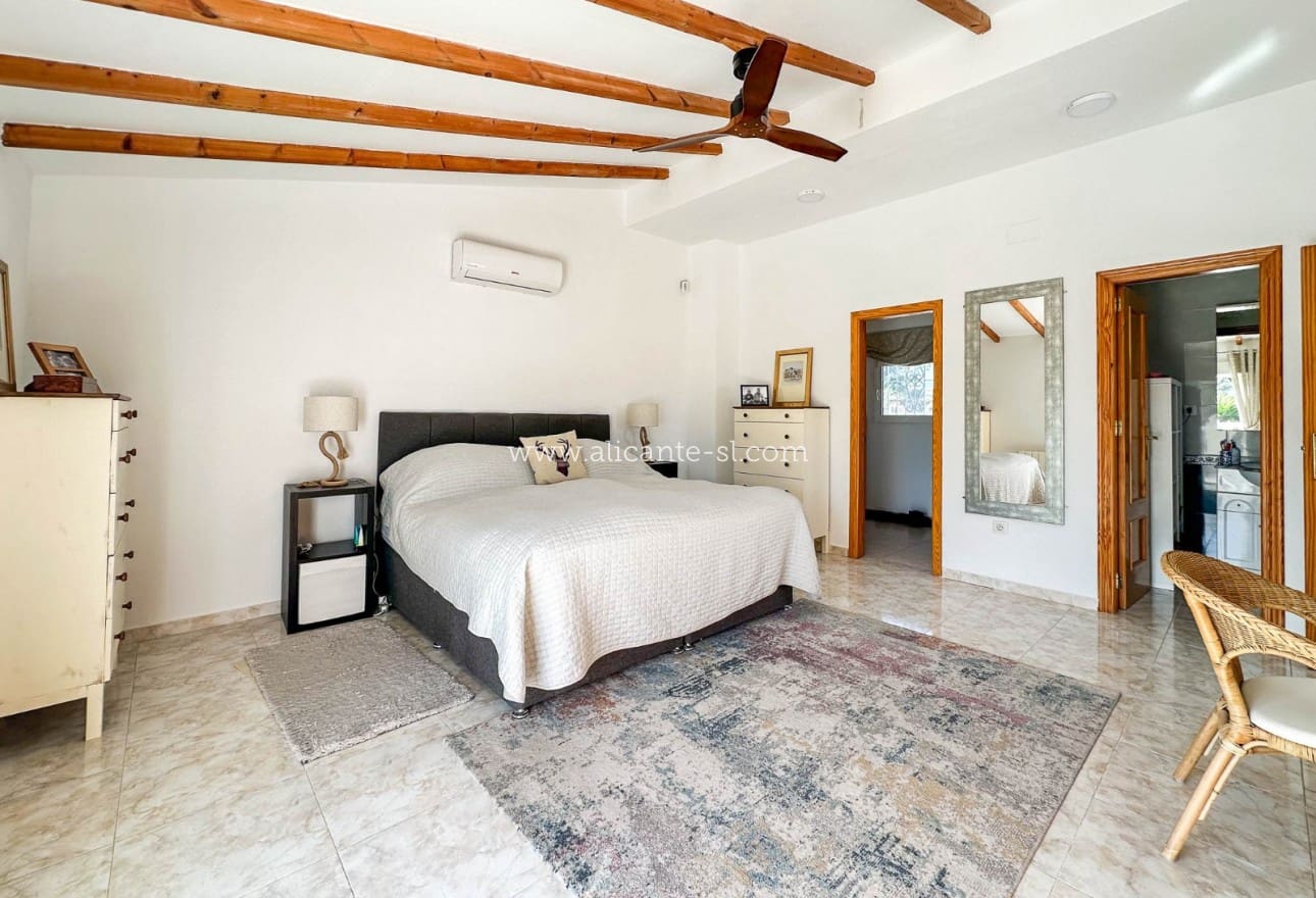 4 soveværelse Villa til salg i Hondon de los Frailes med swimmingpool - € 425.000 (Ref: 9612037)