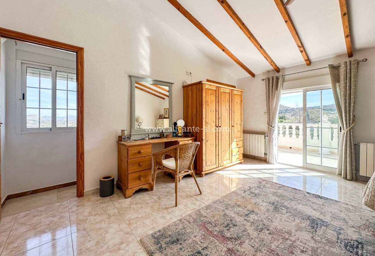 4 soveværelse Villa til salg i Hondon de los Frailes med swimmingpool - € 425.000 (Ref: 9612037)