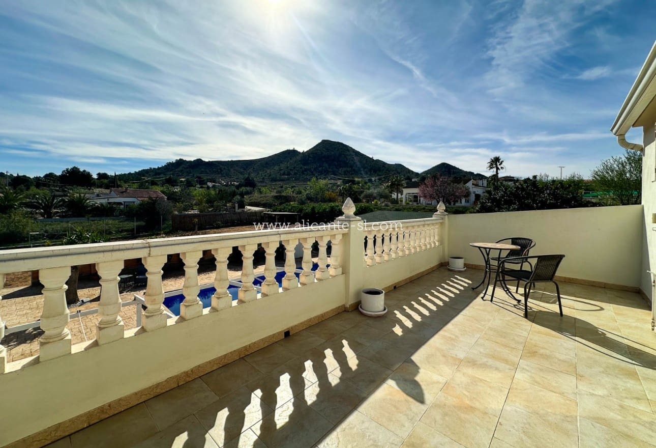 4 soveværelse Villa til salg i Hondon de los Frailes med swimmingpool - € 425.000 (Ref: 9612037)