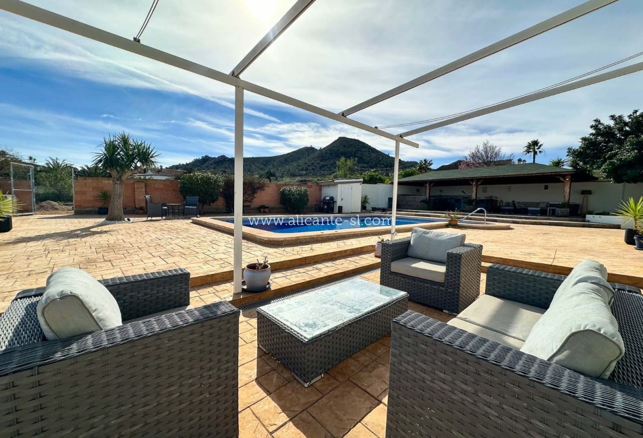 4 soveværelse Villa til salg i Hondon de los Frailes med swimmingpool - € 425.000 (Ref: 9612037)