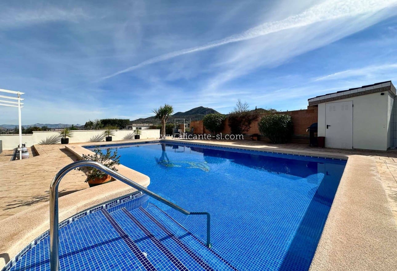 4 soveværelse Villa til salg i Hondon de los Frailes med swimmingpool - € 425.000 (Ref: 9612037)