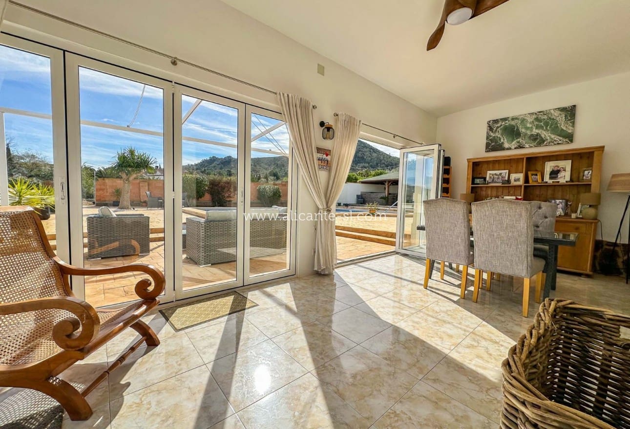 4 soveværelse Villa til salg i Hondon de los Frailes med swimmingpool - € 425.000 (Ref: 9612037)