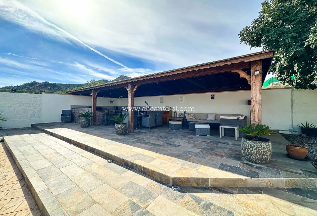 4 soveværelse Villa til salg i Hondon de los Frailes med swimmingpool - € 425.000 (Ref: 9612037)