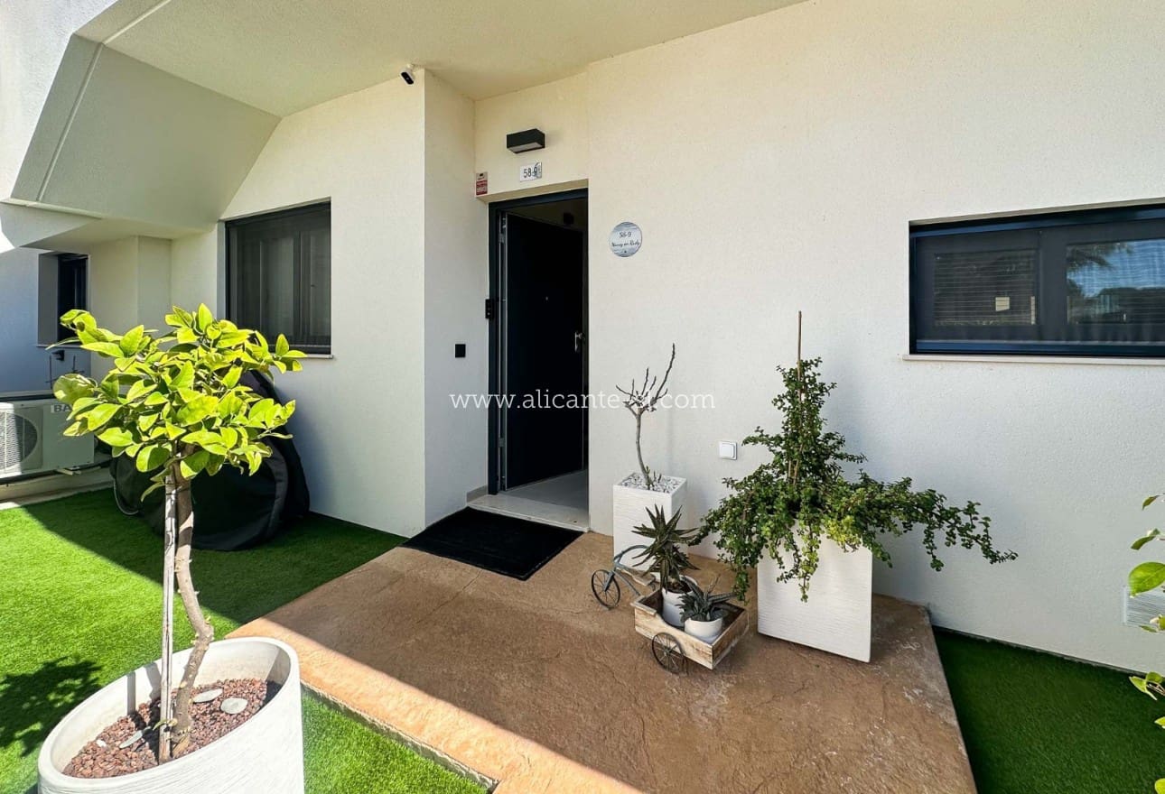 2 soveværelse Lejlighed til salg i Pilar de la Horadada med swimmingpool - € 317.500 (Ref: 9620717)