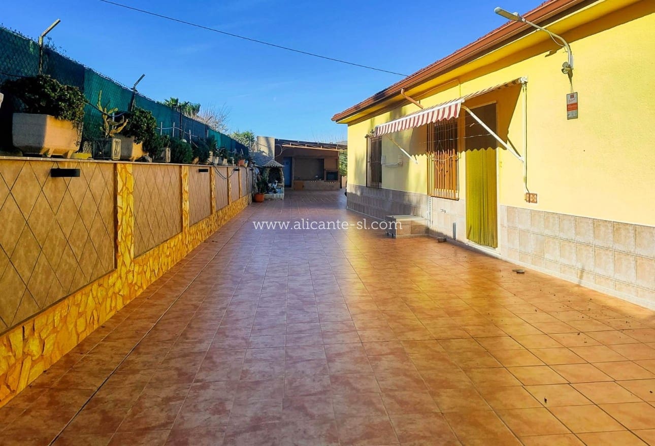 6 Zimmer Villa zu verkaufen in Aspe mit Pool - 360.000 € (Ref: 9624069)