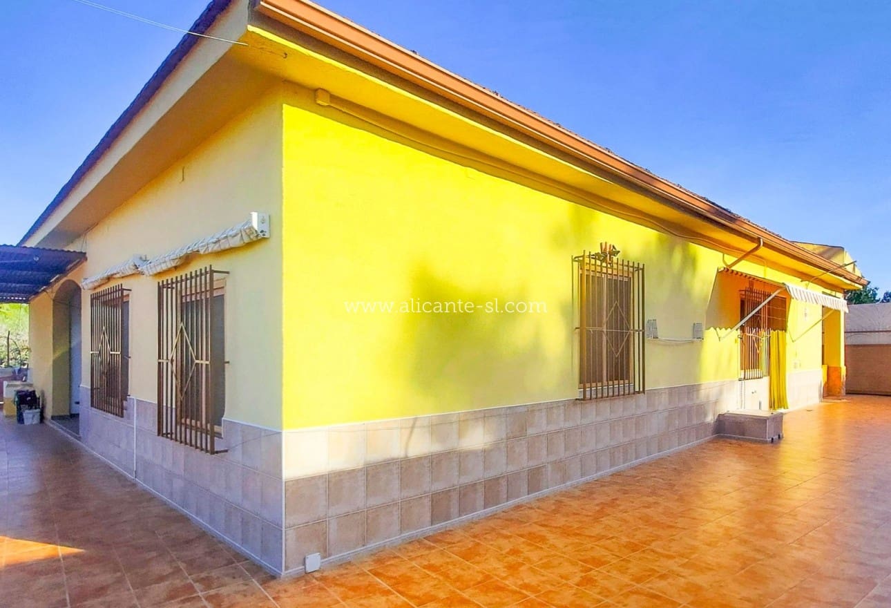 6 Zimmer Villa zu verkaufen in Aspe mit Pool - 360.000 € (Ref: 9624069)