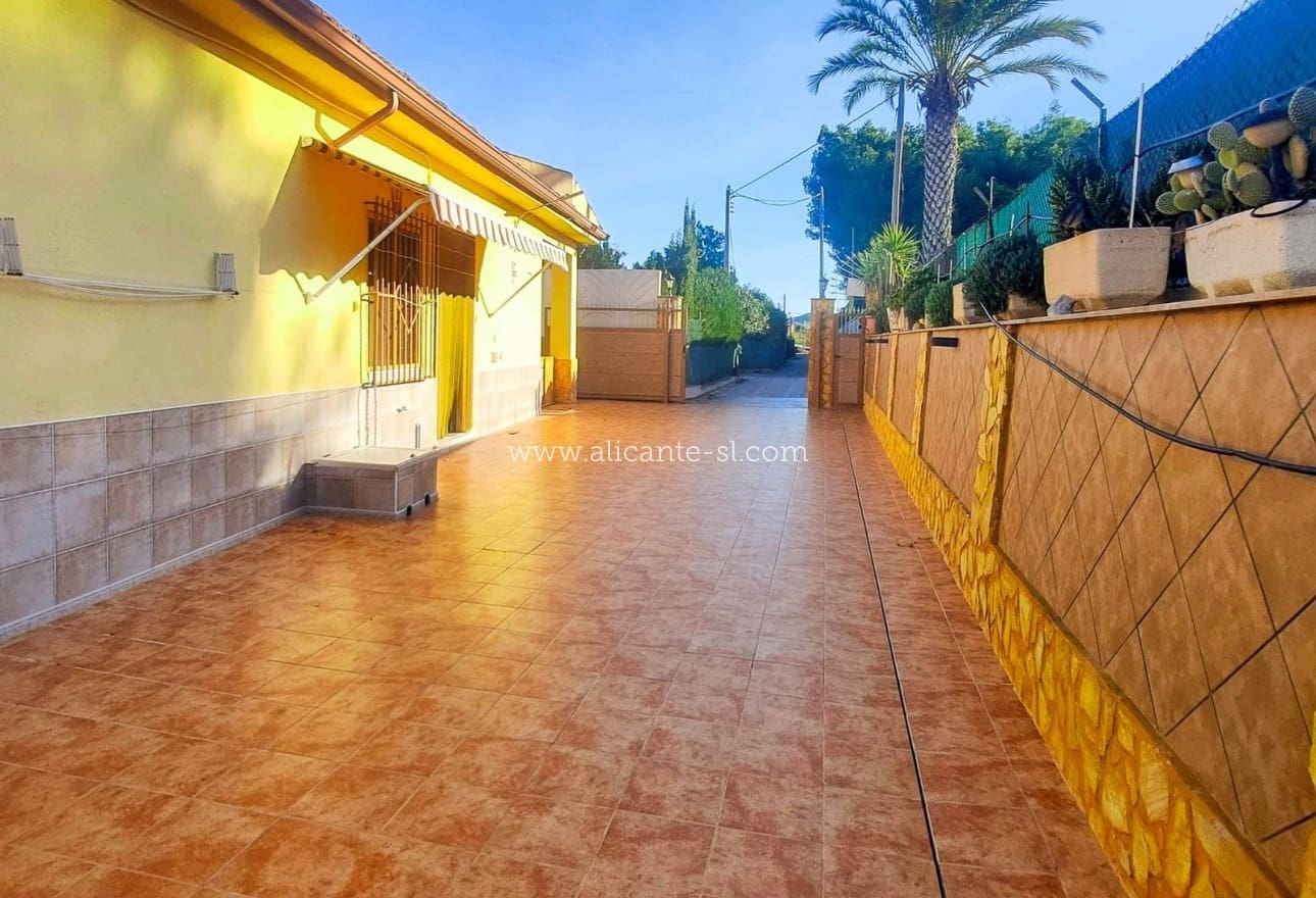 6 Zimmer Villa zu verkaufen in Aspe mit Pool - 360.000 € (Ref: 9624069)