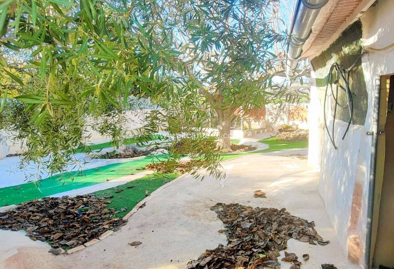 6 Zimmer Villa zu verkaufen in Aspe mit Pool - 360.000 € (Ref: 9624069)