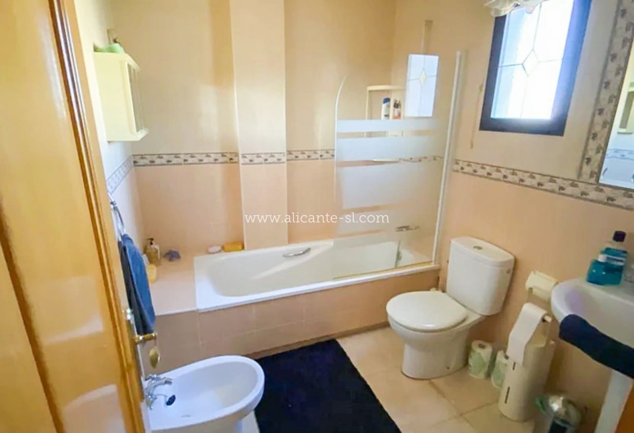 3 makuuhuone Huvila myytävänä paikassa Hondon de las Nieves mukana uima-altaan - 269 950 € (Ref: 9626565)