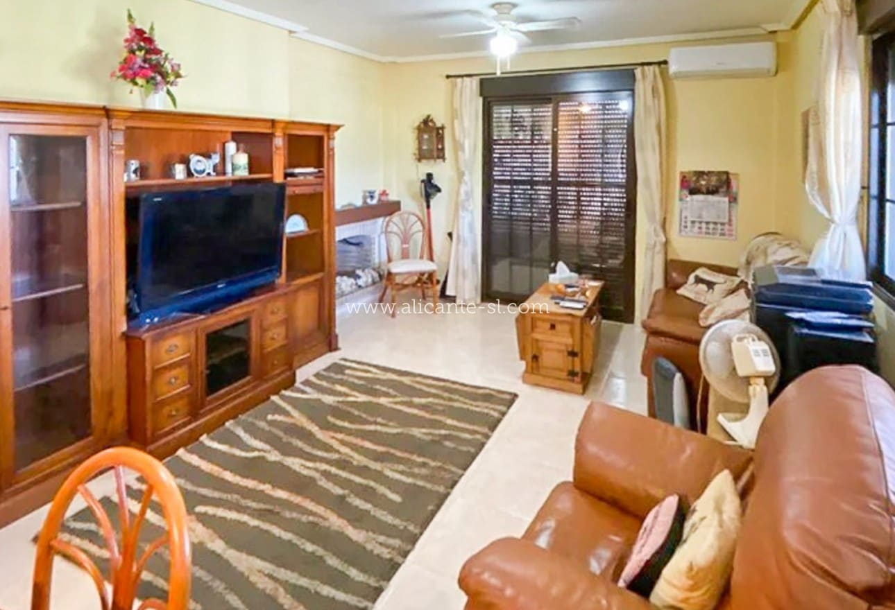 3 makuuhuone Huvila myytävänä paikassa Hondon de las Nieves mukana uima-altaan - 269 950 € (Ref: 9626565)