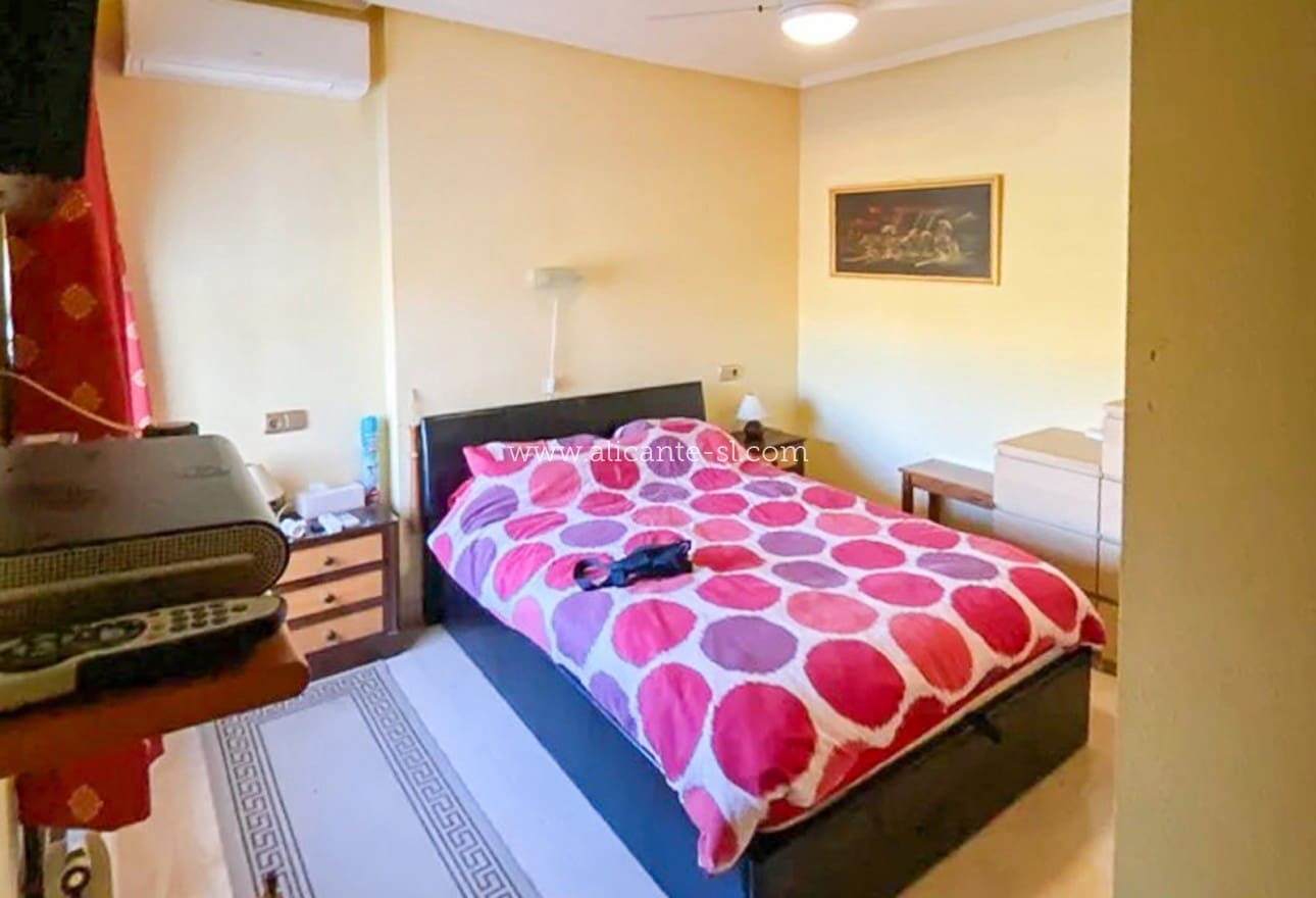 3 makuuhuone Huvila myytävänä paikassa Hondon de las Nieves mukana uima-altaan - 269 950 € (Ref: 9626565)