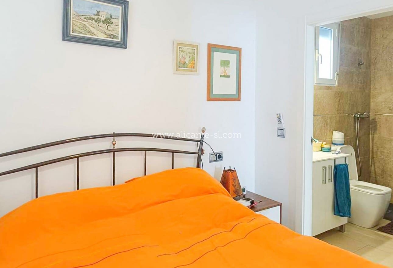 3 soveværelse Villa til salg i Fortuna med swimmingpool - € 179.000 (Ref: 9709093)