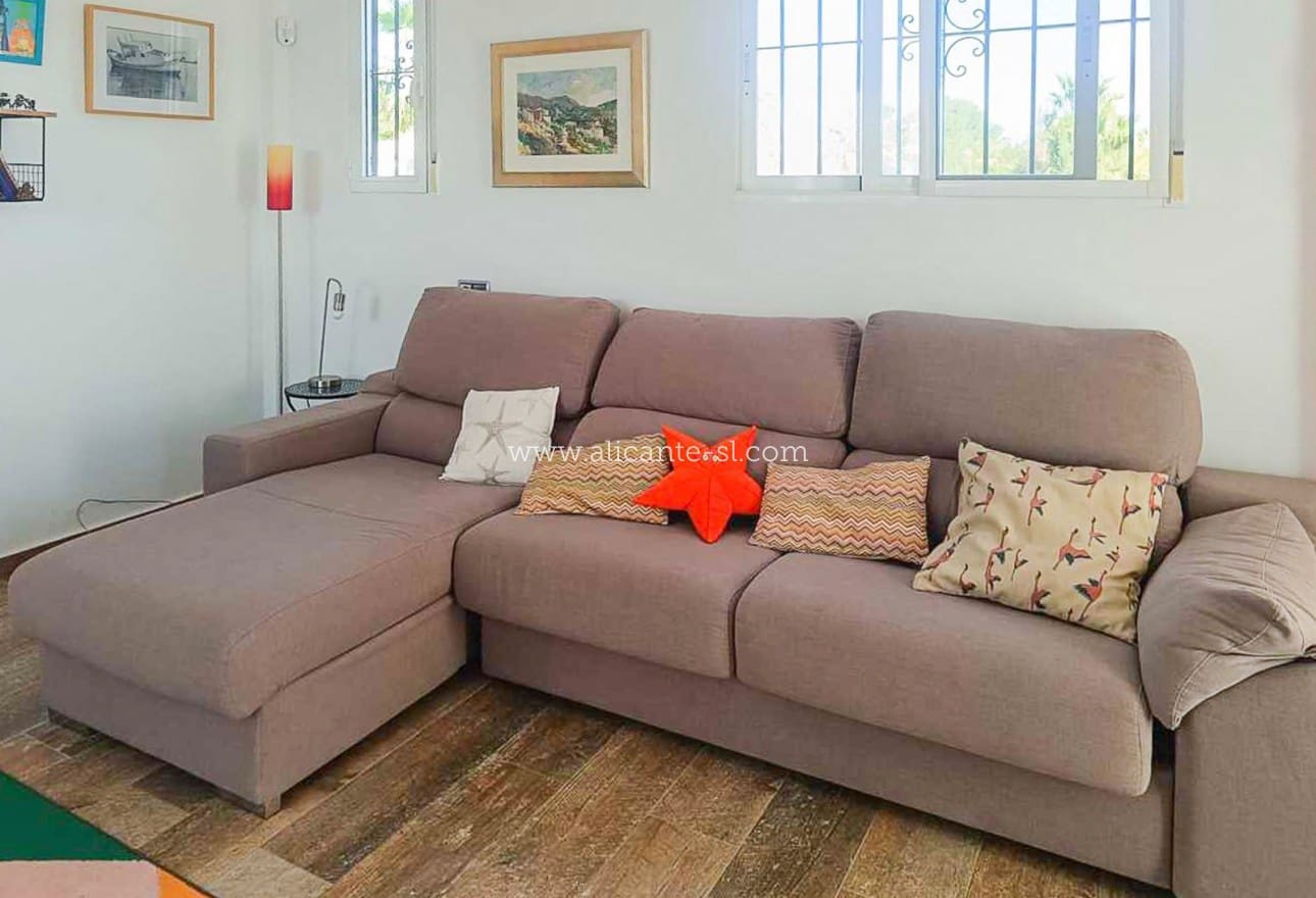 3 soveværelse Villa til salg i Fortuna med swimmingpool - € 179.000 (Ref: 9709093)