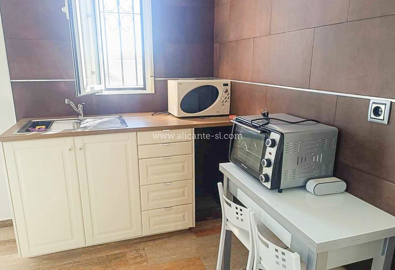 3 soveværelse Villa til salg i Fortuna med swimmingpool - € 179.000 (Ref: 9709093)