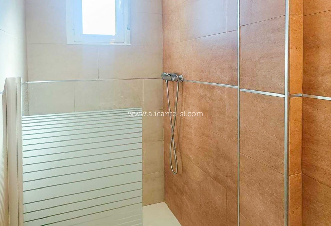 3 soveværelse Villa til salg i Fortuna med swimmingpool - € 179.000 (Ref: 9709093)