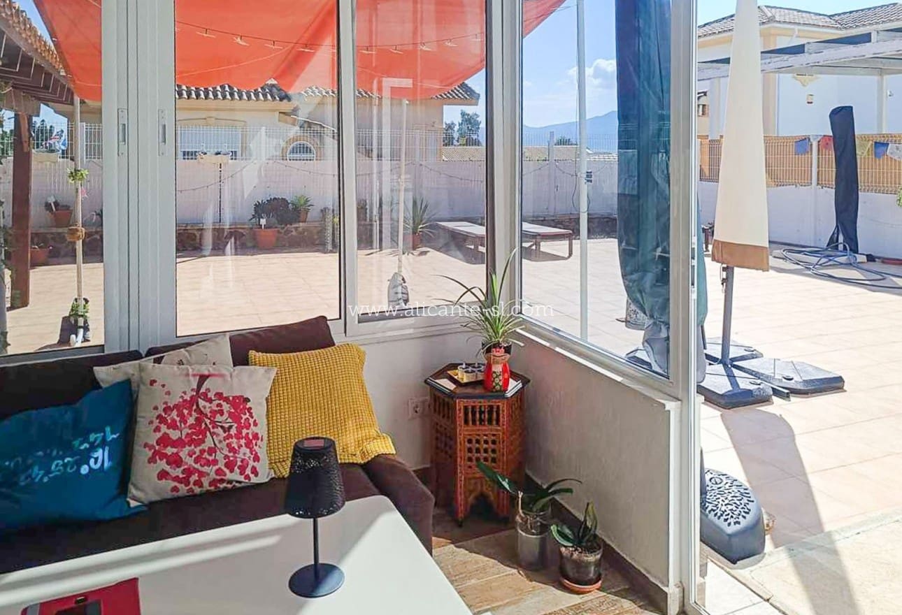 3 soveværelse Villa til salg i Fortuna med swimmingpool - € 179.000 (Ref: 9709093)