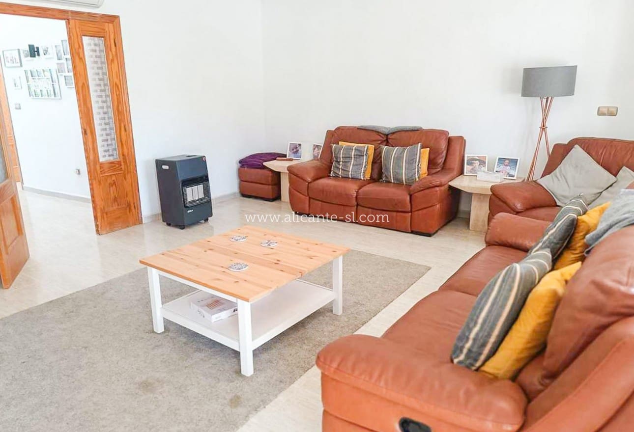 5 soveværelse Villa til salg i Fortuna med swimmingpool garage - € 265.000 (Ref: 9709094)