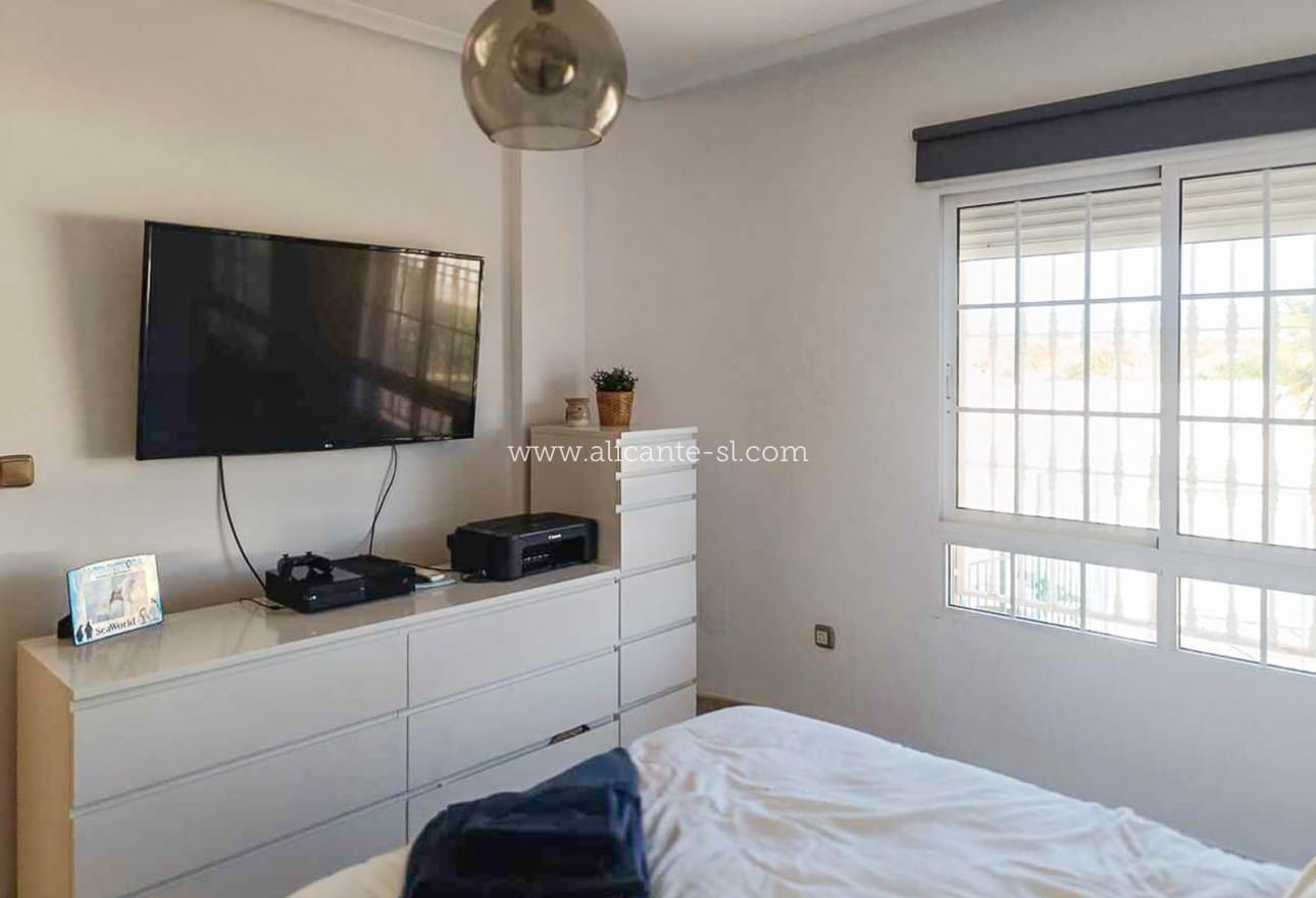 5 soveværelse Villa til salg i Fortuna med swimmingpool garage - € 265.000 (Ref: 9709094)