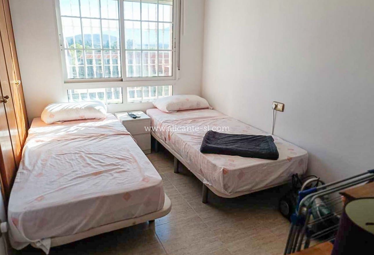 5 soveværelse Villa til salg i Fortuna med swimmingpool garage - € 265.000 (Ref: 9709094)