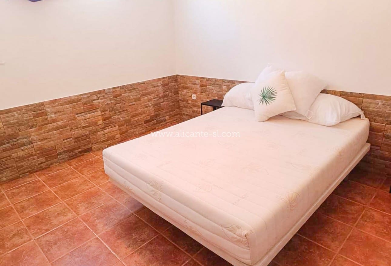 5 soveværelse Villa til salg i Fortuna med swimmingpool garage - € 265.000 (Ref: 9709094)