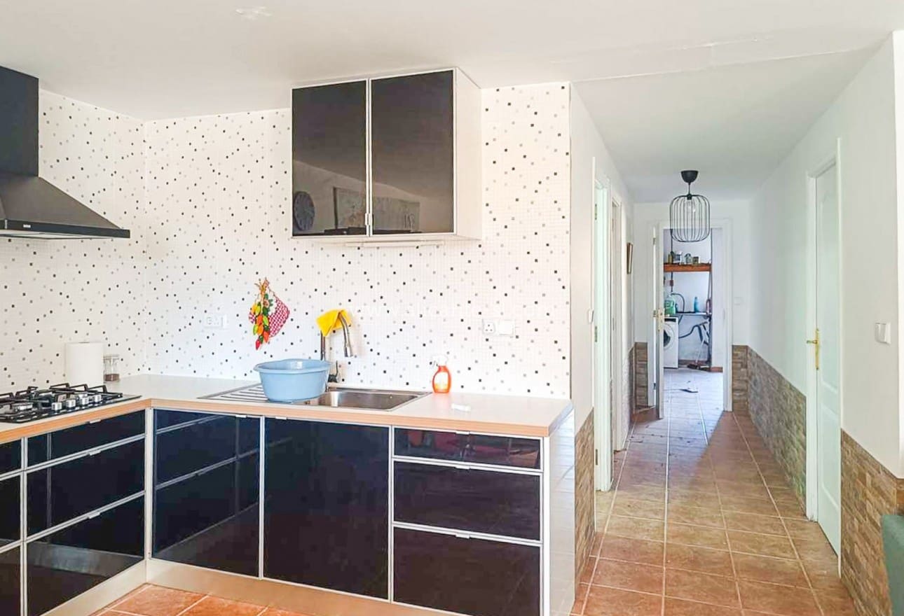 5 soveværelse Villa til salg i Fortuna med swimmingpool garage - € 265.000 (Ref: 9709094)