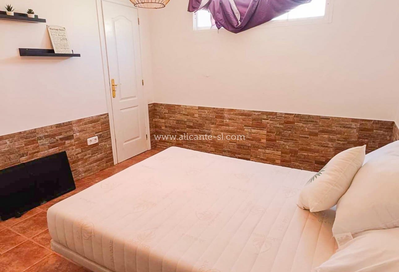 5 soveværelse Villa til salg i Fortuna med swimmingpool garage - € 265.000 (Ref: 9709094)