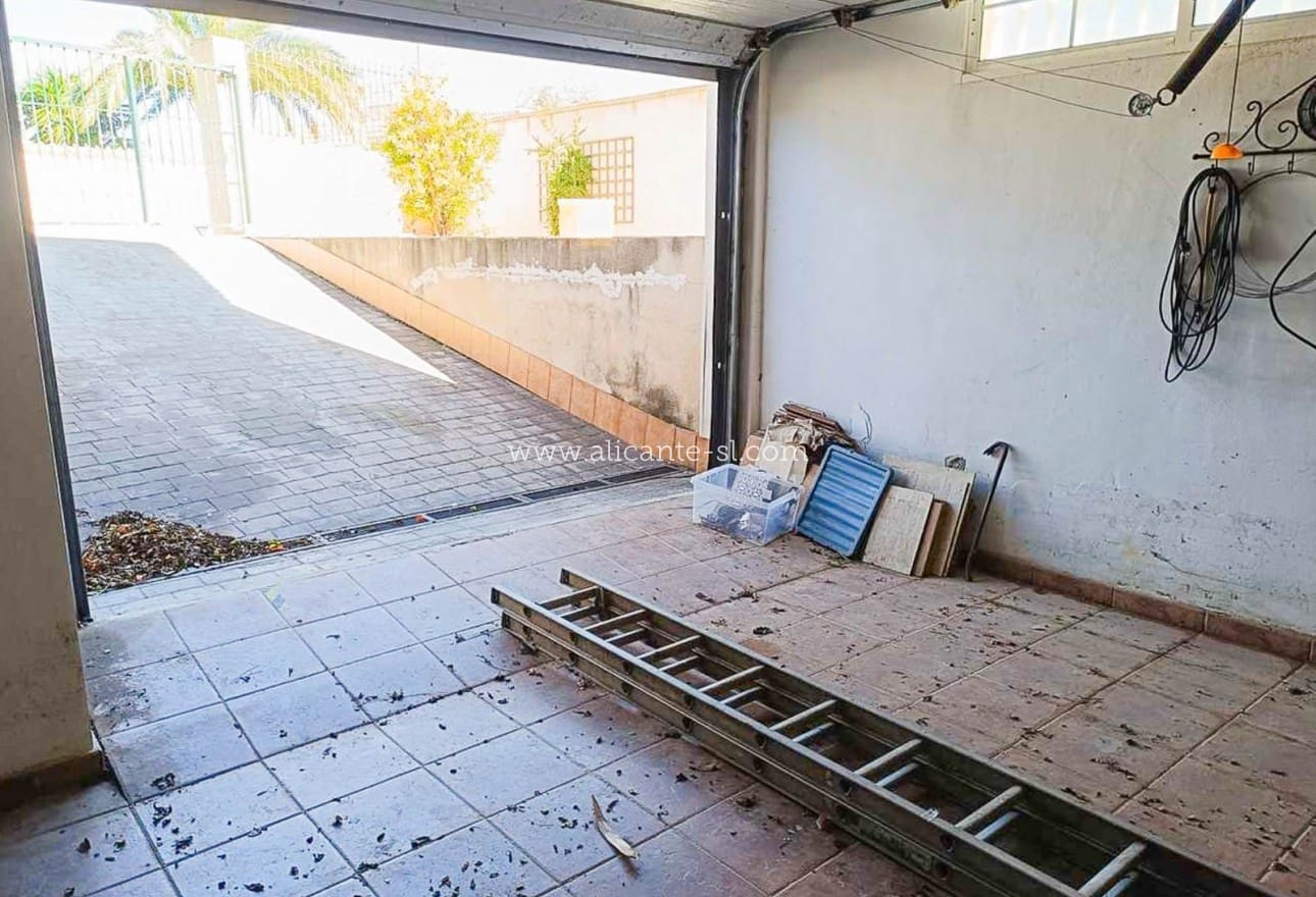 5 soveværelse Villa til salg i Fortuna med swimmingpool garage - € 265.000 (Ref: 9709094)