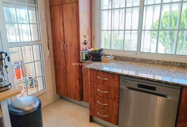 5 soveværelse Villa til salg i Fortuna med swimmingpool garage - € 265.000 (Ref: 9709094)