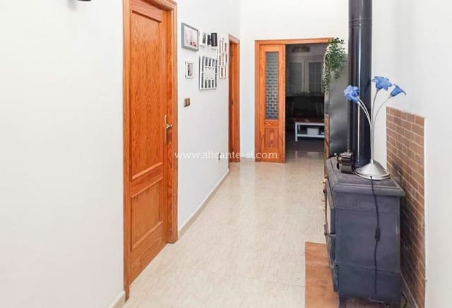 5 soveværelse Villa til salg i Fortuna med swimmingpool garage - € 265.000 (Ref: 9709094)