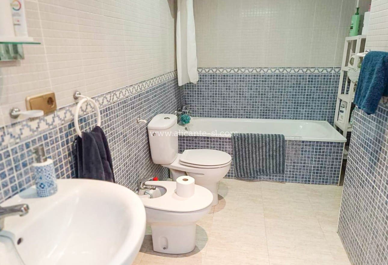 5 soveværelse Villa til salg i Fortuna med swimmingpool garage - € 265.000 (Ref: 9709094)