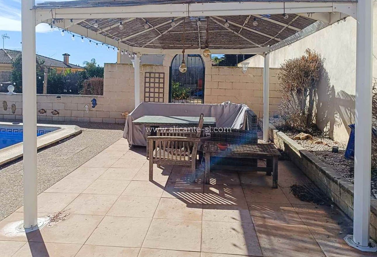 5 soveværelse Villa til salg i Fortuna med swimmingpool garage - € 265.000 (Ref: 9709094)