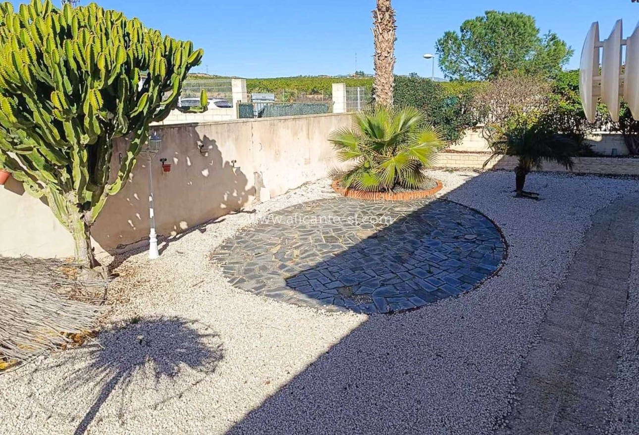 5 soveværelse Villa til salg i Fortuna med swimmingpool garage - € 265.000 (Ref: 9709094)